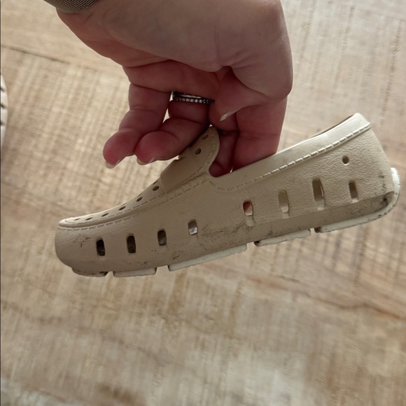 Floafers - Picture 7 of 11